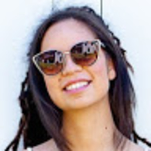 Meet your Posher, Ali - Picture 1 of 1